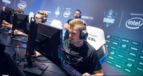 力求在比赛 力求在比赛