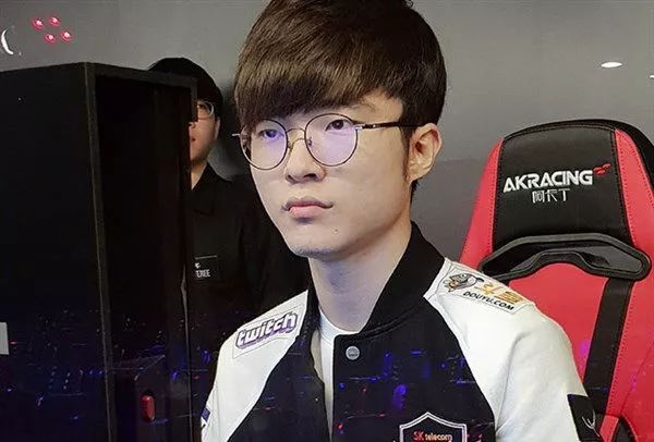 生涯中具有 生涯中具有